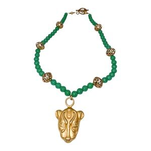 Vintage Emerald Jade Beaded Necklace w Goldtone Lions Head Pendant